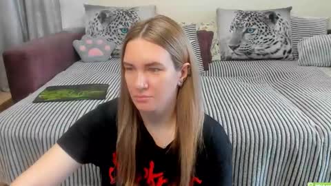 Snapshot of kendra_xx_ chatting on May 2026 11:23:04 PM Kendra online show from May 2026 11:23:04 PM