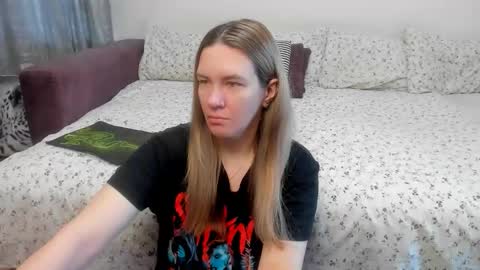 Snapshot of kendra_xx_ chatting on June 2026 11:17:01 PM Kendra online show from June 2026 11:17:01 PM