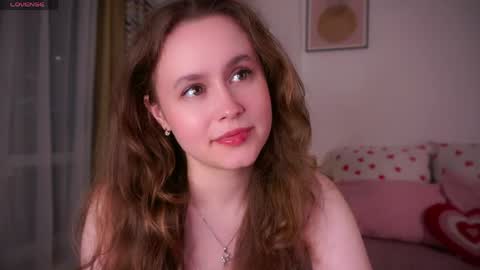 Snapshot of kendraedger chatting on May 2026 11:00:01 PM Kira online show from May 2026 11:00:01 PM