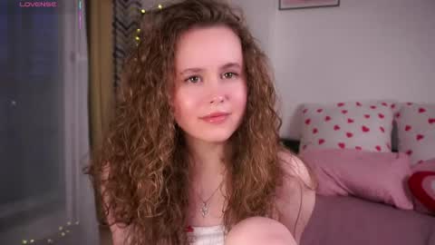 Snapshot of kendraedger chatting on June 2026 11:22:02 PM Kira online show from June 2026 11:22:02 PM