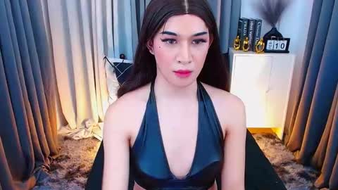 Kendra online show from February 2025 11:04:02 PM