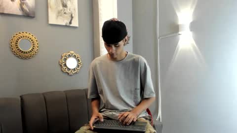 KENIX online show from October 2025 11:05:01 PM
