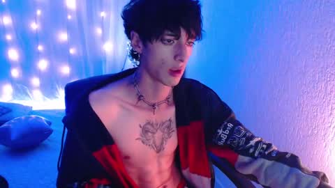 Snapshot of kenny__hot chatting on December 2024 07:27:02 PM kenny online show from December 2024 07:27:02 PM