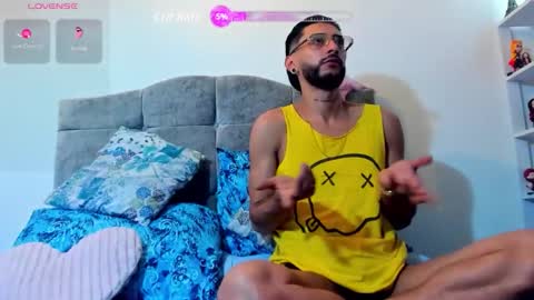 Snapshot of kenny_jackson_2025 chatting on February 2026 03:03:02 AM kenny and Ian online show from February 2026 03:03:02 AM