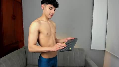 Snapshot of kens_boys chatting on March 2025 05:07:02 AM Jeronimo y Felipe online show from March 2025 05:07:02 AM