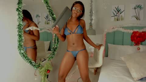 kentha_mitchells online show from December 2024 01:45:02 PM