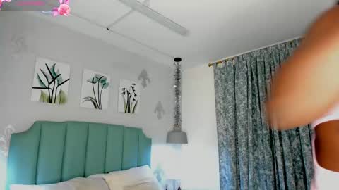 kentha_mitchells online show from February 2025 10:37:02 AM