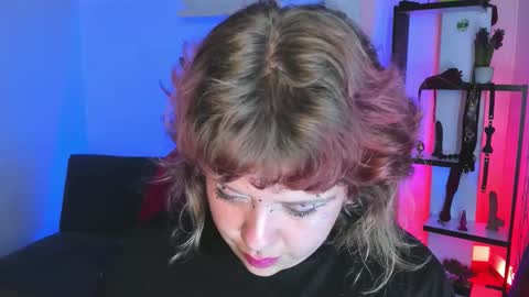 Kenzie online show from December 2025 06:42:02 AM