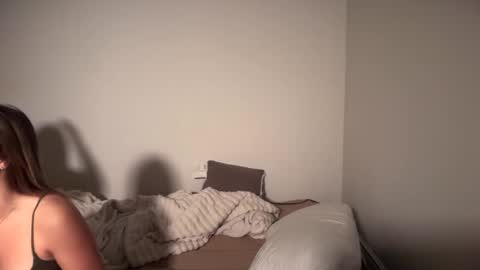 Snapshot of kenziesmithh chatting on September 2025 07:36:02 PM kenziesmithh online show from September 2025 07:36:02 PM