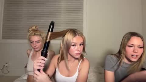 kenziesmithh online show from November 2025 04:24:02 AM