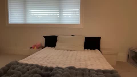 kenziesmithh online show from December 2025 08:18:02 PM