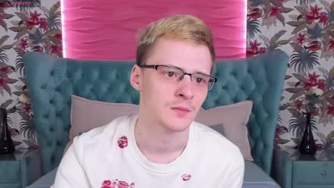 Snapshot of kerry_slay chatting on February 2025 06:45:01 PM Kerry online show from February 2025 06:45:01 PM