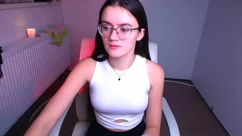 Snapshot of ketrin_pirsss chatting on December 2024 01:47:02 AM Ketrin online show from December 2024 01:47:02 AM