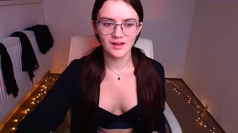 Snapshot of ketrin_pirsss chatting on January 2025 09:58:01 PM Ketrin online show from January 2025 09:58:01 PM