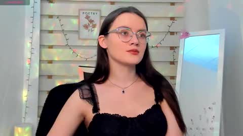 Snapshot of ketrin_pirsss chatting on September 2025 03:39:02 PM Ketrin online show from September 2025 03:39:02 PM