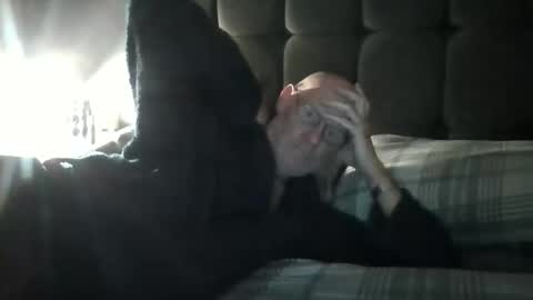 kevlooking4sez online show from October 2025 12:36:02 AM