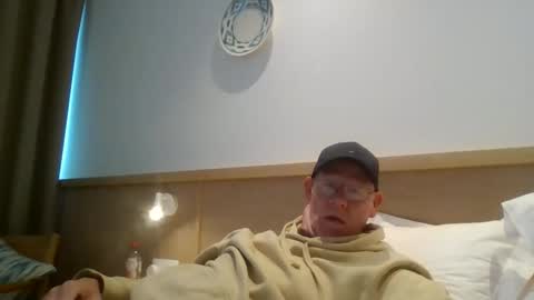 kevlooking4sez online show from May 2026 01:27:01 PM