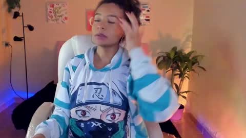 Snapshot of keyla_roberts_ chatting on February 2025 03:21:02 AM Adhara. Help me reach 100 likes online show from February 2025 03:21:02 AM