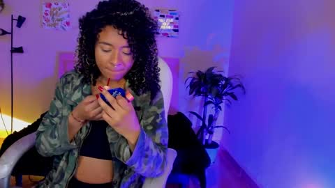 Snapshot of keyla_roberts_ chatting on March 2025 09:15:02 PM Adhara. Help me reach 100 likes online show from March 2025 09:15:02 PM