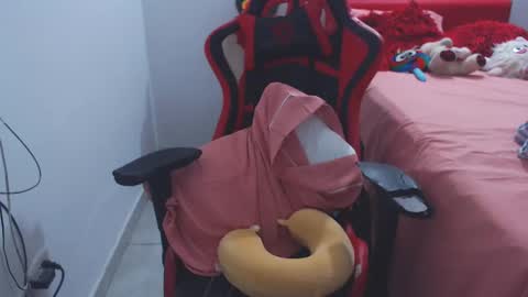 Sandy Saenz online show from December 2024 09:33:01 PM