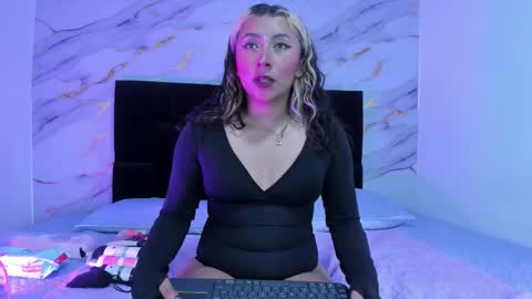 Snapshot of khaleesi_j chatting on November 2025 04:01:02 AM khaleesi_j online show from November 2025 04:01:02 AM