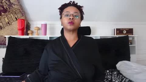 Khaya online show from December 2025 09:00:01 PM