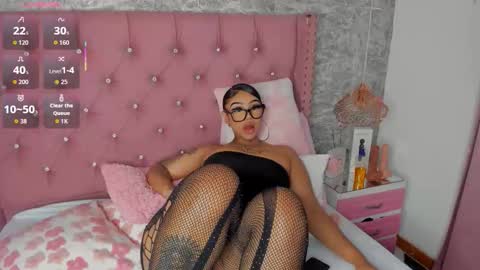 Khelany Isyy  online show from December 2025 03:17:02 PM