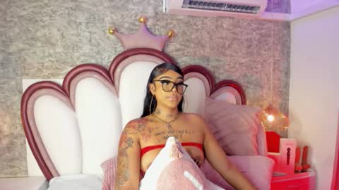 Khelany Isyy  online show from March 2026 02:56:02 PM