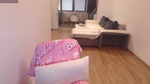 Snapshot of khloe_star chatting on January 2025 12:29:02 PM Khloe online show from January 2025 12:29:02 PM