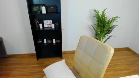 Khloe online show from May 2026 06:09:01 PM