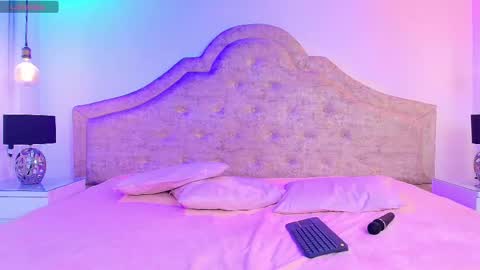 khloejohnson online show from October 2025 08:09:02 PM