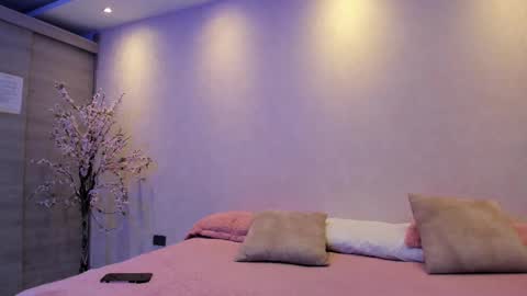    N         M online show from October 2025 12:16:01 PM