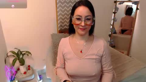 Snapshot of kiara_bermont chatting on November 2025 01:45:01 PM Kiara Bermont online show from November 2025 01:45:01 PM