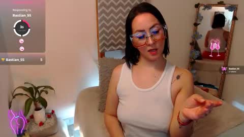 Snapshot of kiara_bermont chatting on December 2025 04:12:02 PM Kiara Bermont online show from December 2025 04:12:02 PM