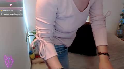 Snapshot of kiara_bermont chatting on December 2025 05:41:02 PM Kiara Bermont online show from December 2025 05:41:02 PM