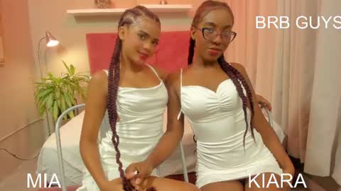 Snapshot of kiara_curls chatting on June 2026 11:42:01 AM Kiara online show from June 2026 11:42:01 AM