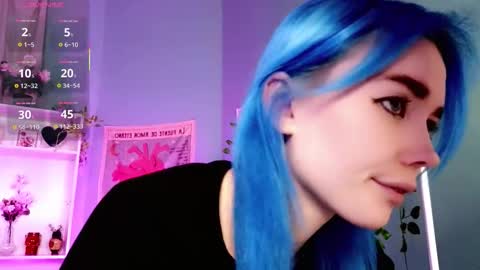 Kira online show from December 2025 09:09:02 PM