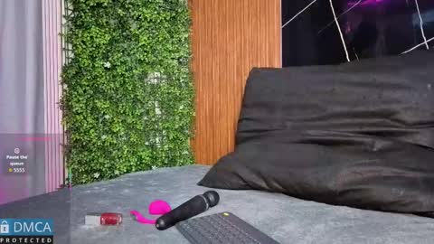 Kiara Zahiri online show from November 2025 10:58:02 AM