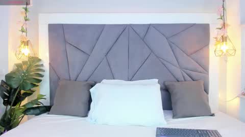 kiarha  online show from October 2025 03:07:02 AM