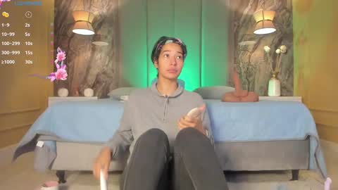 Kim Thompson online show from February 2025 01:05:01 PM