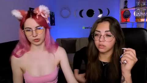 Snapshot of kiki_swan chatting on July 2026 07:18:01 PM kiki_swan online show from July 2026 07:18:01 PM
