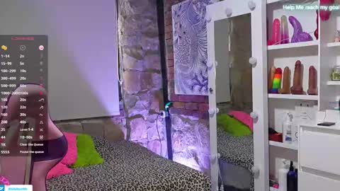 Snapshot of kikilepetite chatting on December 2025 06:23:01 PM kiki online show from December 2025 06:23:01 PM