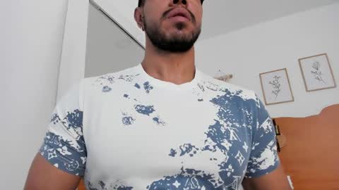 Snapshot of killua_zagarra_ chatting on April 2026 08:59:02 PM Kilua Muscle guy online show from April 2026 08:59:02 PM