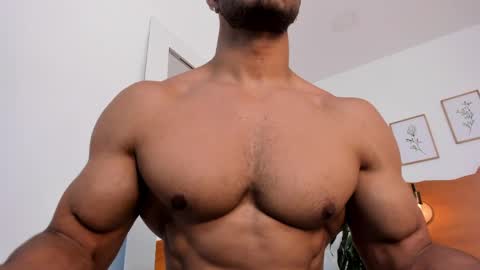 Snapshot of killua_zagarra_ chatting on May 2026 06:20:01 PM Kilua Muscle guy online show from May 2026 06:20:01 PM