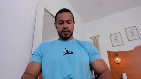 Snapshot of killua_zagarra_ chatting on June 2026 09:20:02 PM Kilua Muscle guy online show from June 2026 09:20:02 PM