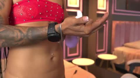 Snapshot of kim_beckett chatting on February 2026 01:17:01 PM Kim online show from February 2026 01:17:01 PM