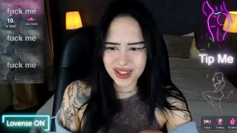 Kim online show from December 2025 07:52:02 PM