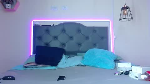 Kim online show from November 2025 03:16:01 PM