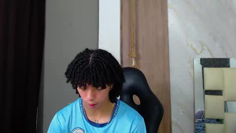 Snapshot of kim_curly_ chatting on June 2026 01:48:01 PM KIM online show from June 2026 01:48:01 PM