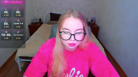 Snapshot of kim_girl_next_door chatting on March 2026 11:49:02 AM KIM online show from March 2026 11:49:02 AM